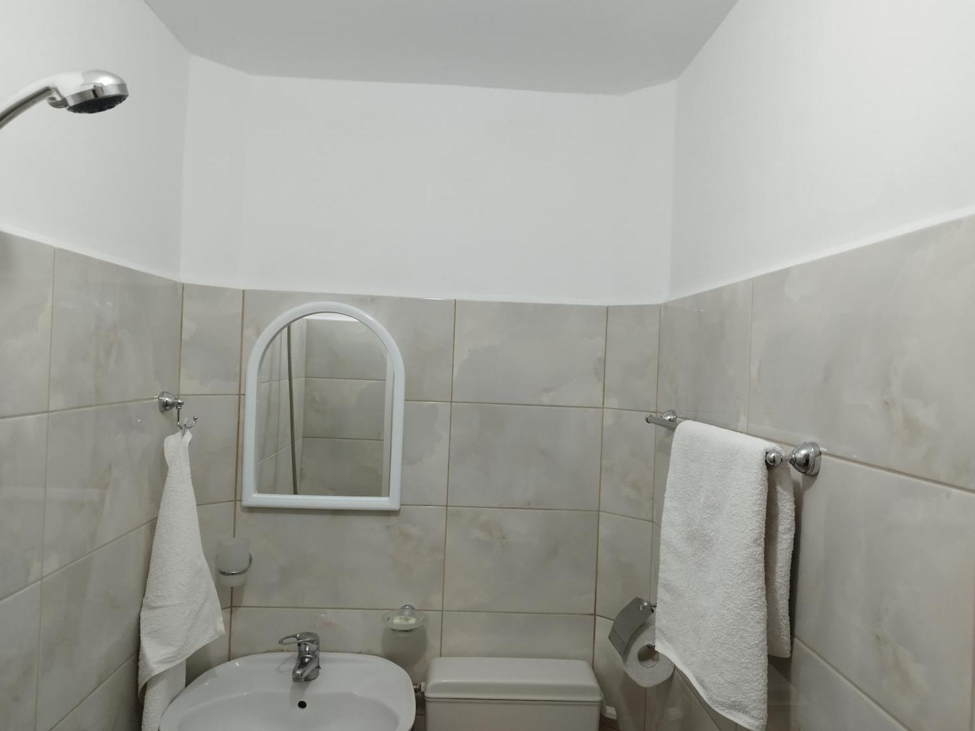 Villa Jun Guest House Bełogradczik Zewnętrze zdjęcie